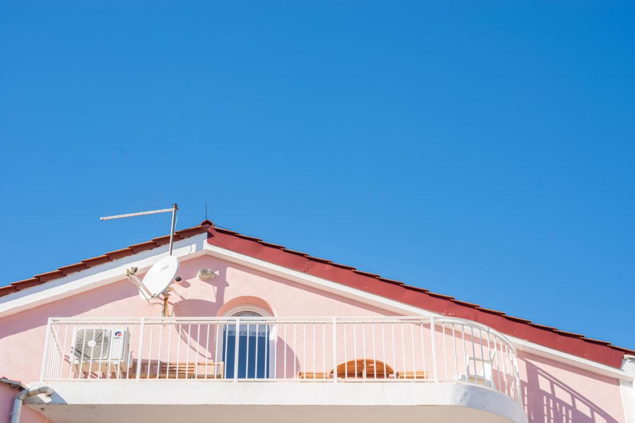 Beautiful Apartment Lovorka 6 , Baska, Krk Exterior foto