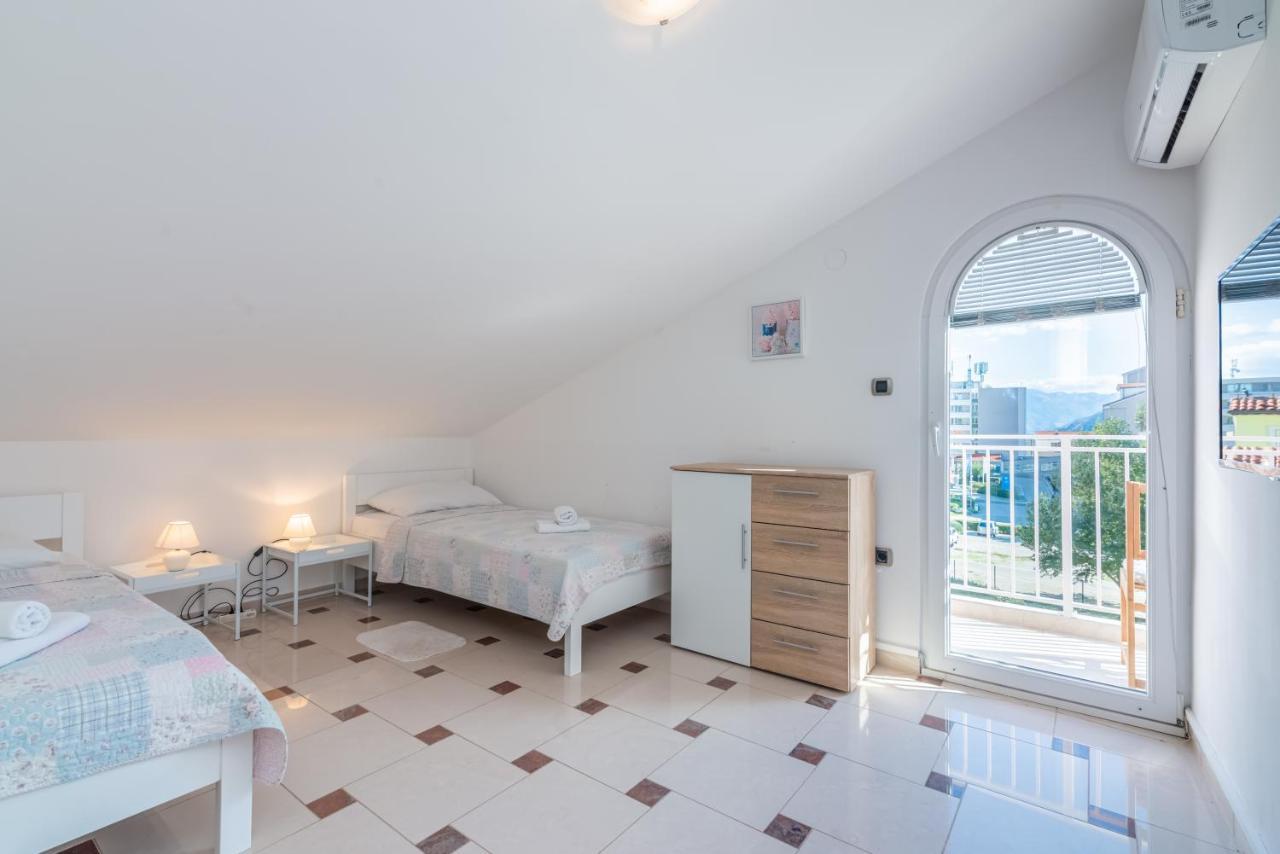 Beautiful Apartment Lovorka 6 , Baska, Krk Exterior foto