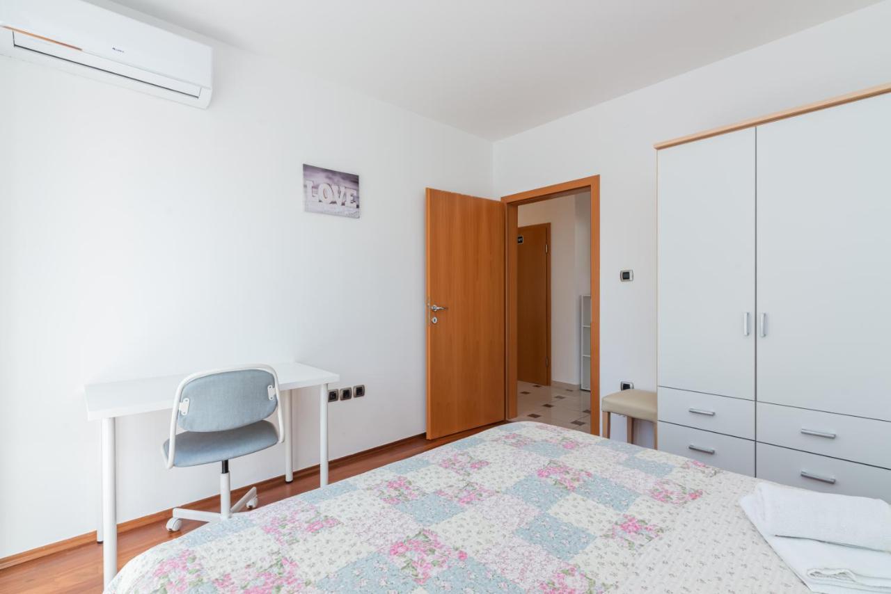 Beautiful Apartment Lovorka 6 , Baska, Krk Exterior foto